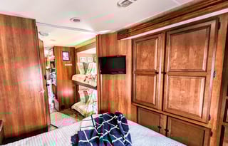 Renovated! "Lucky" the Leprechaun *Sleeps 10*