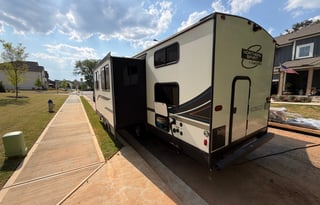 Golden Getaways Family RV – Sleeps 8 - 10