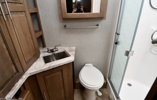 Enzo: New, Kid friendly, 2 full bath, washer/dryer