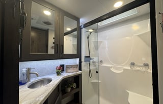 2022 Alliance, Valor 36V11 Toy Hauler