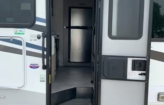 2021 Coachmen 30' of Roadtrip Comfort!