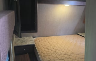 2017 Dutchmen RV Coleman Lantern Series 263BH