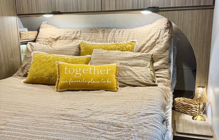 Plenty of lighting to read your favorite book at bedtime.