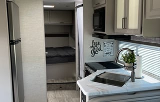 2023 28A THOR CHATEAU