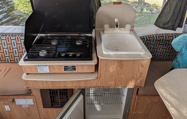 Stove, since and refrigerator.
