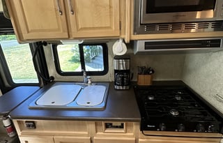 Rolling Comfort: Cozy 2008 Itasca Cambria 26ft