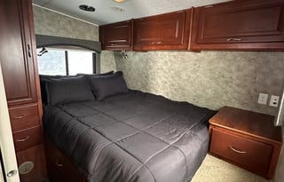 Cozy Family Toy Hauler (sleeps 8)