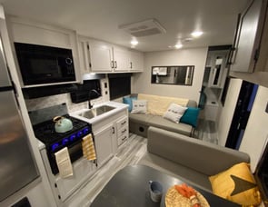 Wayfinder RV Go Play 26BH