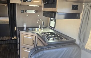 Fireside RV's 2019 Thor Majestic 28A - LMI1519