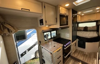 25ft. RV — easy to drive, unique trip experience!