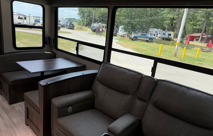 Loveseat w/heat and massage functions