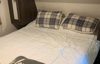 2019 Starcraft Launch Outfitter 27BHU