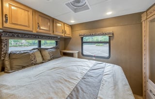 "Fourwinds Funhaus" - 6 bed Bunkhouse C Class RV