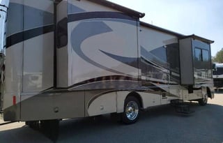 2011 Winnebago Adventurer 35P