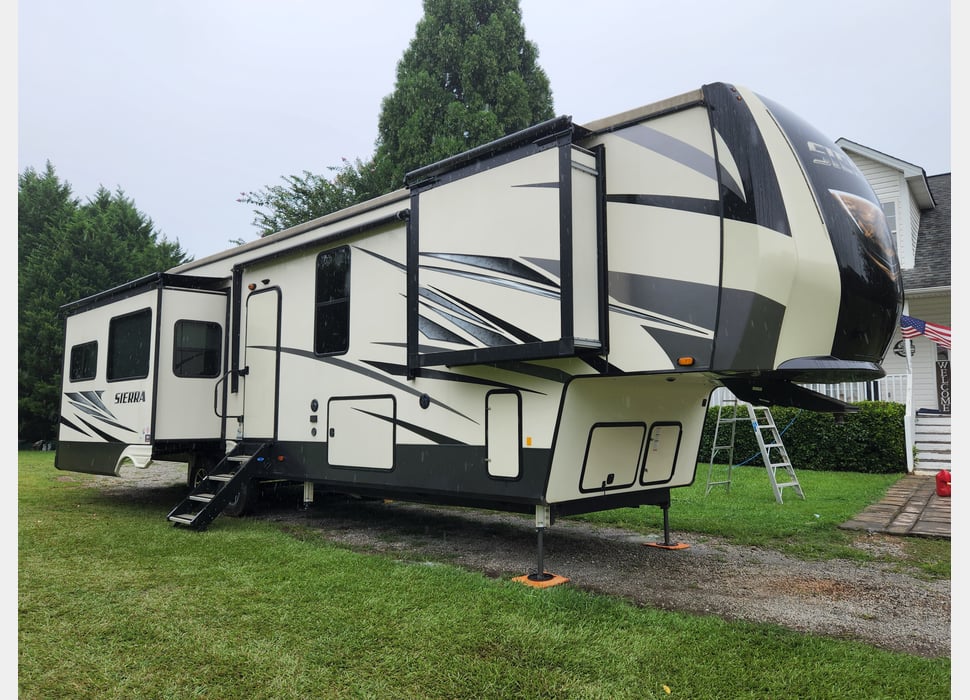 Fifth Wheel rentals in Newnan