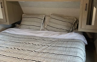 2021 Cruiser Shadow Cruiser 325BHS