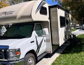 Thor Motor Coach Freedom Elite 30FE