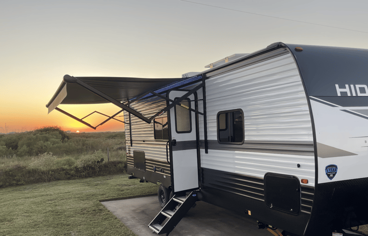 Right side showing the large awning.