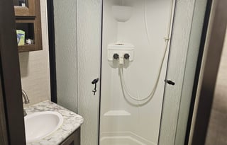 Family & Pet-Friendly Bunkhouse | Delivery Only