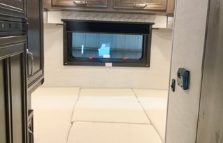 2021 Jayco Melbourne Prestige 24T