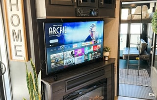 Luxury 5th Wheel Toy Hauler w/1.5 Bathrooms