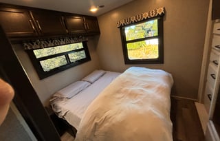2021 Jayco Alante 29F with Bunk beds and WiFi