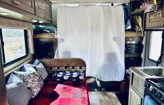 2018 Minnie Winnie, Sleeps 6, Full Solar