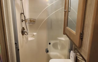 Class A Diesel Pusher bunkhouse w/ 2 full baths