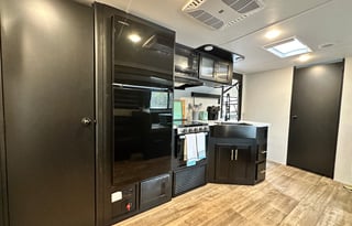 Large RV w Bunk House & Outdoor Kitchen & Grill