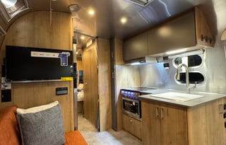 2025 Airstream Trade Wind 25FBQ with rear HATCH