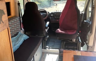 Self Sufficient 4 Person - Jenny in Forest Van