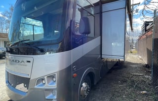 Premium Class A RV- Spacious & Comfortable Travel