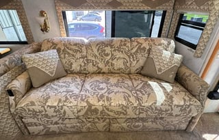 2005 Winnebago Journey 36M