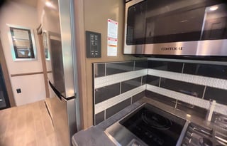 2023 Thor Motor Coach Outlaw 38MB