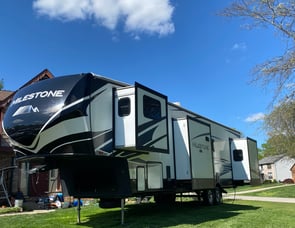 Heartland Milestone 370FLMB