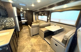 2017 Thor Motor Coach Windsport 35M
