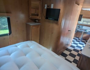 Riverside RV Retro 195