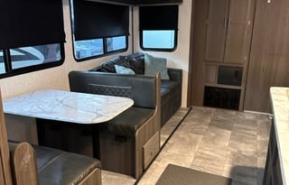2021 Dutchmen RV Kodiak Ultimate 3321BHSL