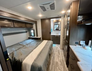 Thor Motor Coach Hurricane 35M