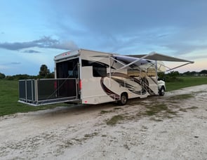 Thor Motor Coach Outlaw 29J