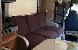 2014 Coachmen RV Leprechaun 320BH Chevy 4500