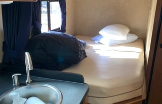 2017 Thor Motor Coach Four Winds 23A Grizzly5