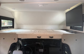 Cozy 23' Class C Motorhome | Sleeps 5