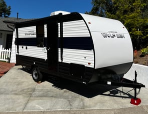 Forest River RV Wolf den 16ev