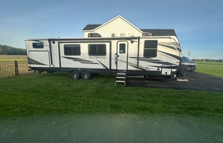 Jamie and Steve's RV Rental
