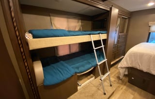 2018 Thor Freedom Elite 30 FE “GUS”