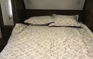 2017 Cherokee Grey wolf