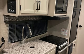 Brand New 2022 Thor Motor Coach Freedom Elite 22FE