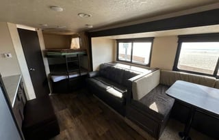 T3 - 2019 Salem Cruise Sleeps-10!! Huge Space