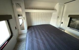 2022 Keystone RV Hideout 32LBH